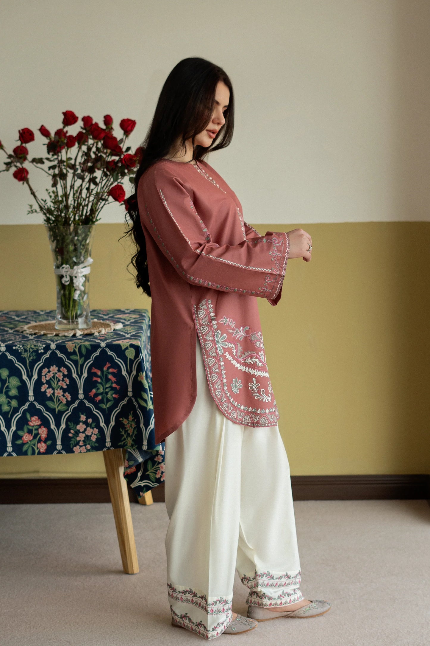 Dusty Rose Embroidered Lawn 2-Piece Suit